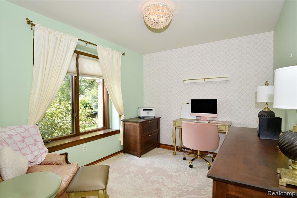 36780 Chesapeake Road Farmington Hills, MI 48335 - Photo 18 of 37 Gallery Image 18