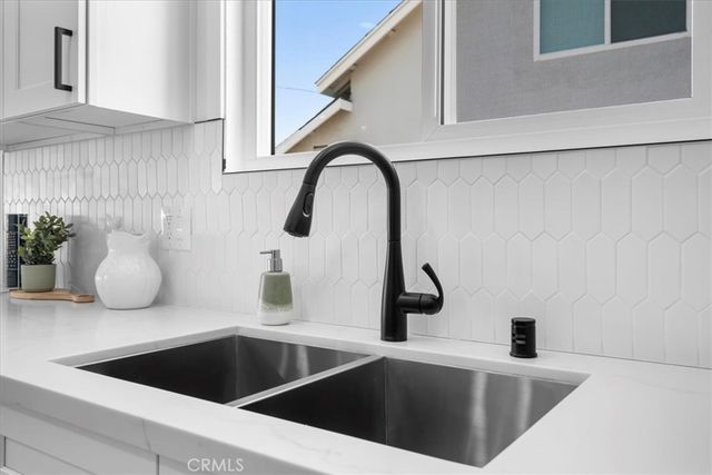 a close view of sink and tap