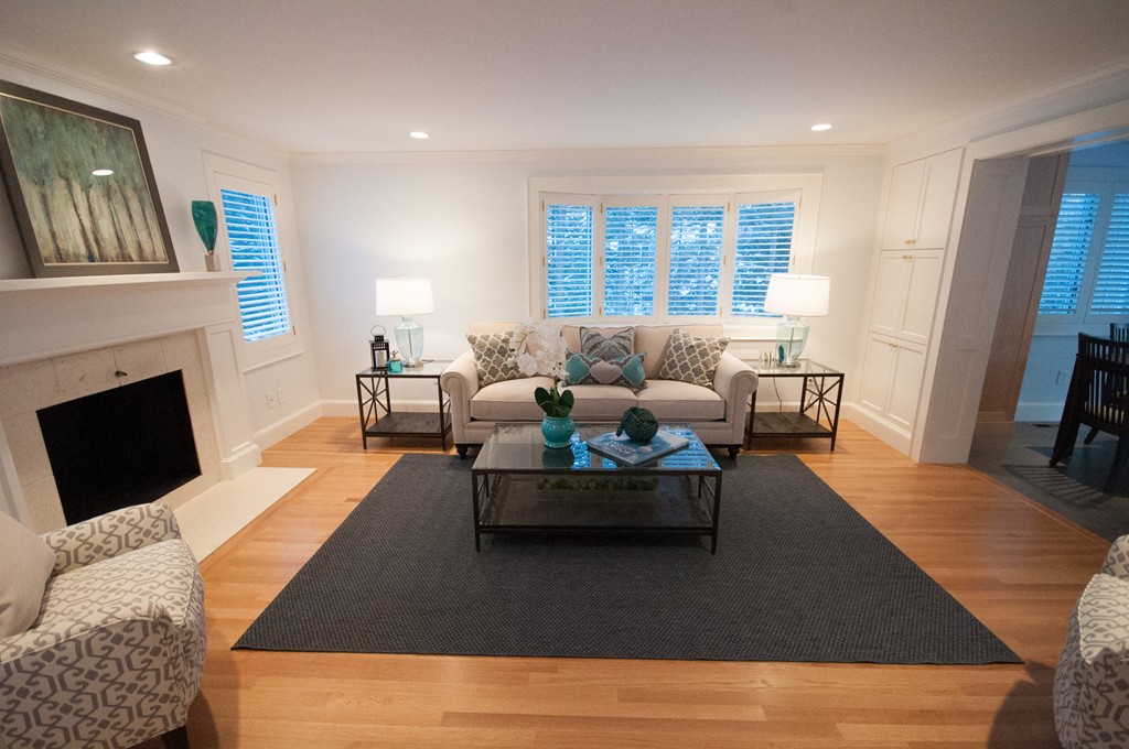 102 Byron Road Weston, MA 02493 - Photo 3 of 14