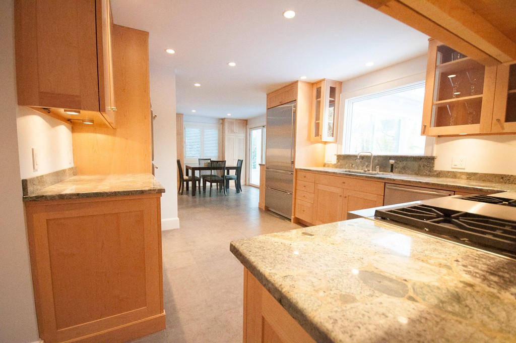 102 Byron Road Weston, MA 02493 - Photo 4 of 14