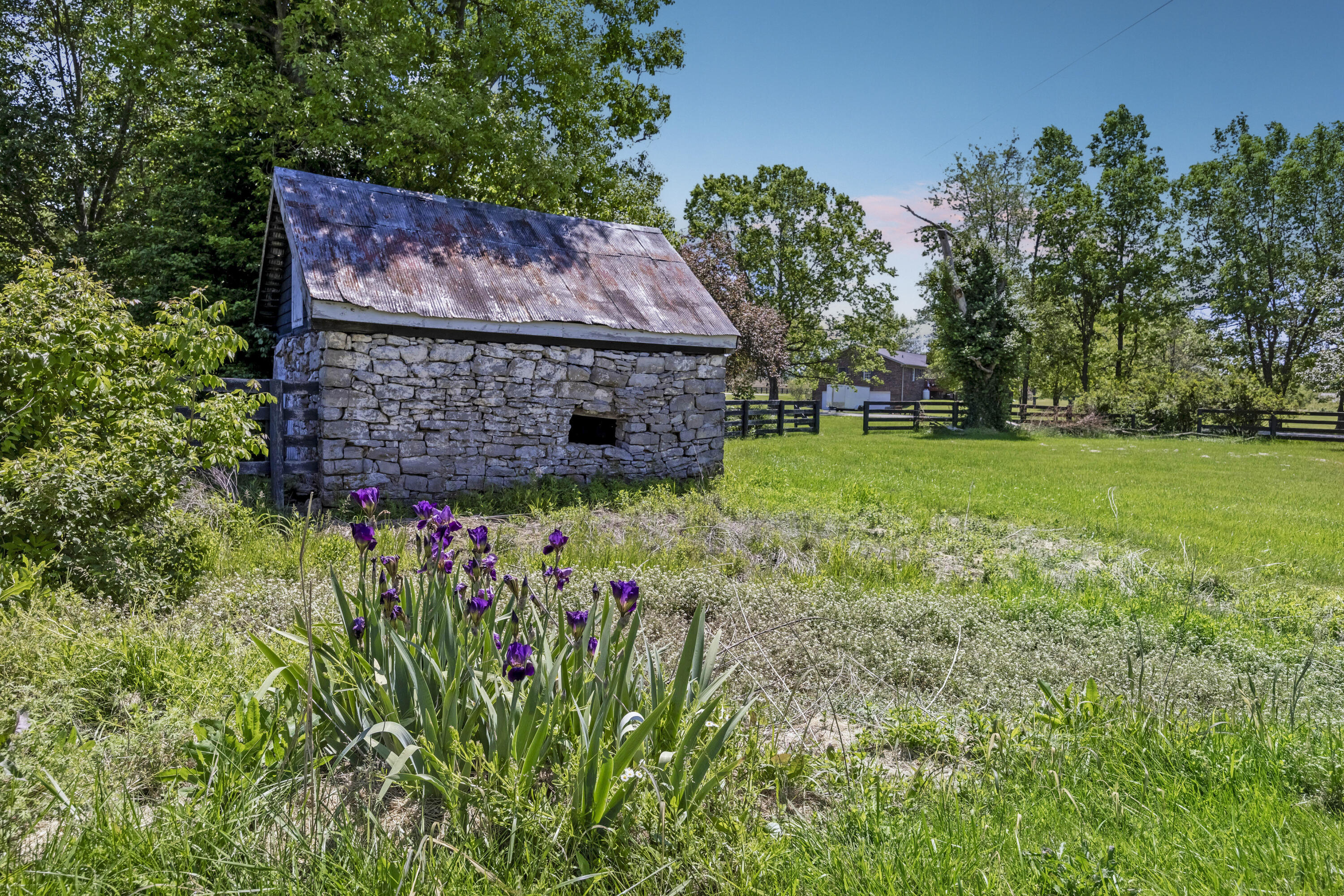 430 Irvin Road Danville, KY 40422 - Photo 124 of 130 Well house.