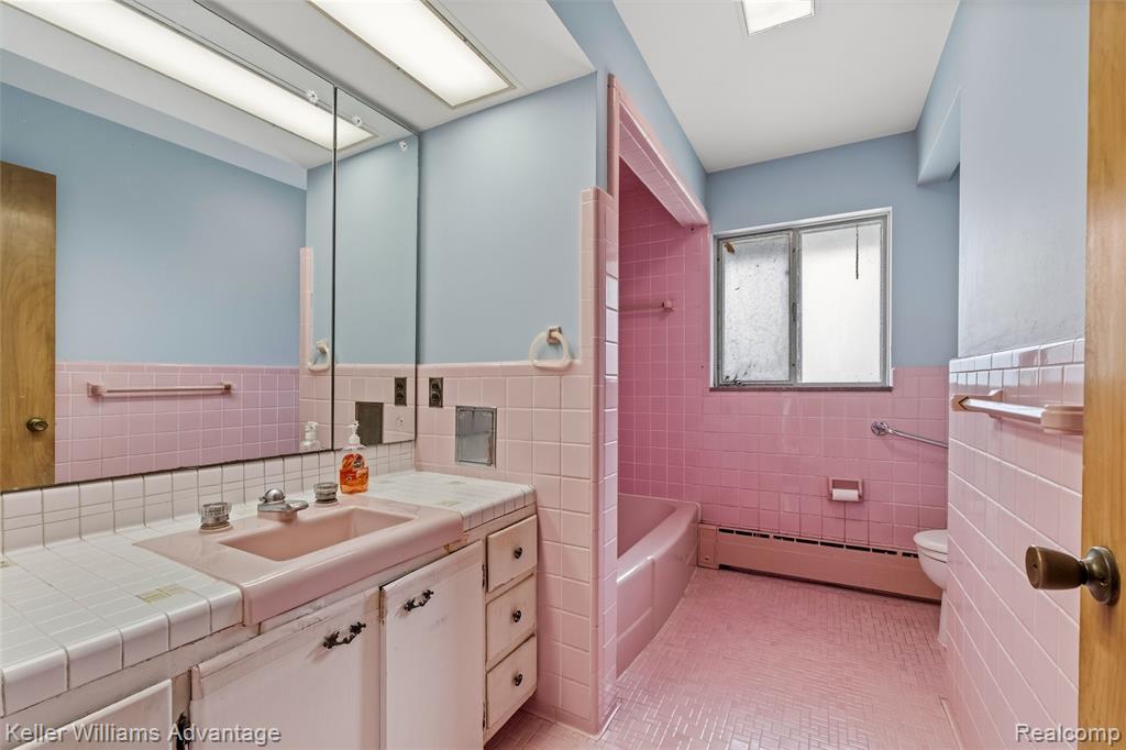34550 Freedom Road Farmington, MI 48335 - Photo 29 of 37 Gallery Image 29