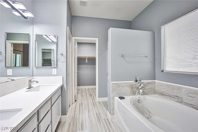 $2,150 | 1845 Navajo Lake Way, Las Vegas, NV 89128