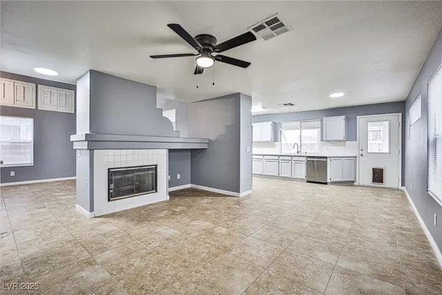 $2,150 | 1845 Navajo Lake Way, Las Vegas, NV 89128