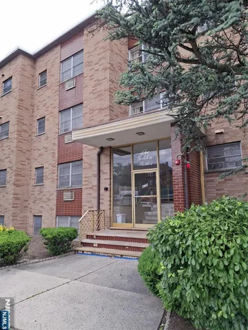 $1,775 | 479 Broad, Palisades Park, NJ 07650