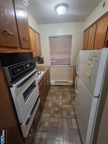 $1,775 | 479 Broad, Palisades Park, NJ 07650