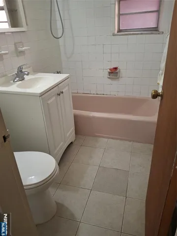 $1,775 | 479 Broad, Palisades Park, NJ 07650