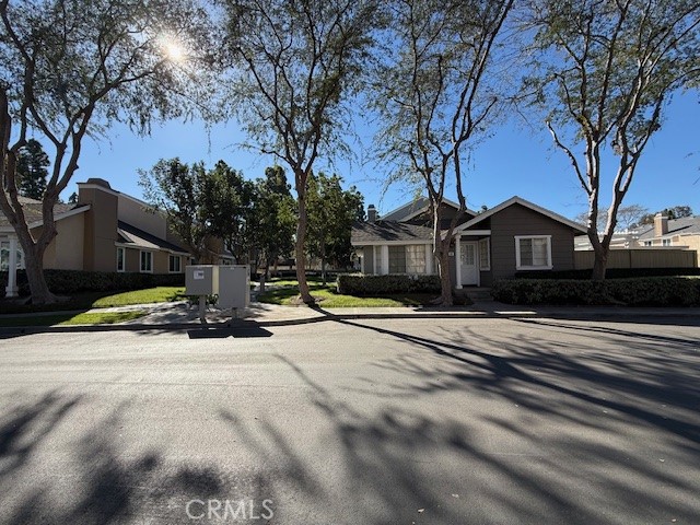 63 Thicket Irvine, CA 92614 - Photo 4 of 60