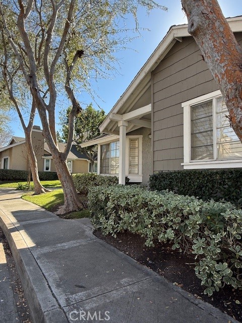 63 Thicket Irvine, CA 92614 - Photo 5 of 60