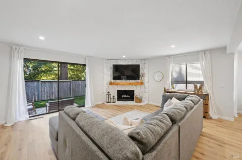 $700,000 | 14 Alyssum Court, Novato, CA 94945