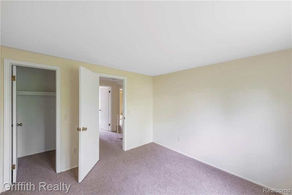 14161 Riverside Street Livonia, MI 48154 - Photo 16 of 34