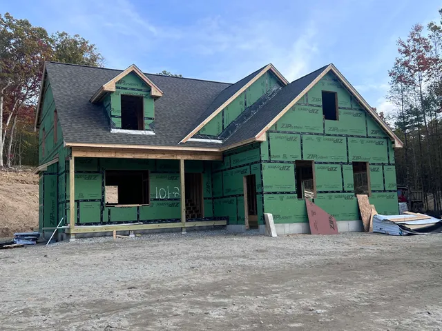 $849,900 | 101-2 Seaverns Bridge Road, Merrimack, NH 03054