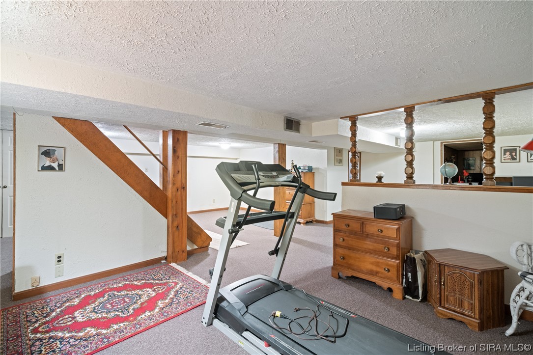 6090 Stiller Road Floyds Knobs, IN 47119 - Photo 25 of 39 Gallery Image 25