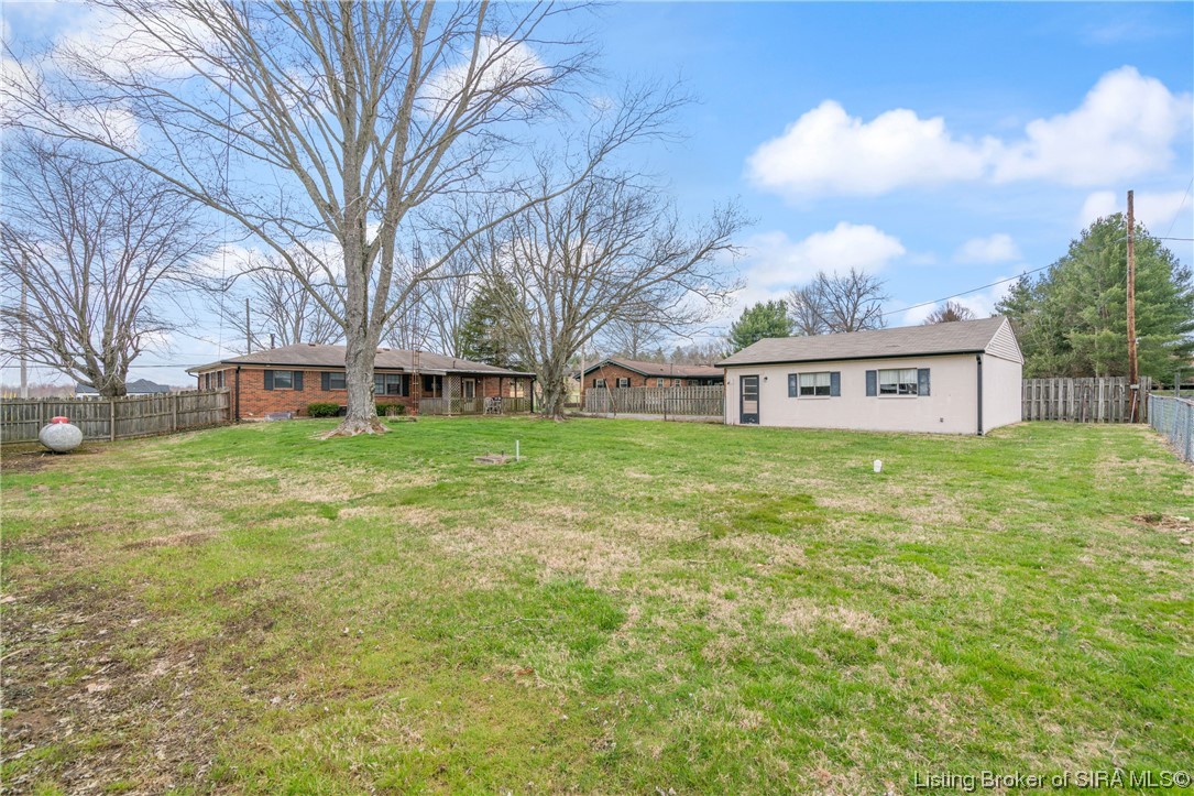 6090 Stiller Road Floyds Knobs, IN 47119 - Photo 3 of 39 Gallery Image 3