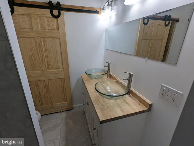 a bathroom with a tub
