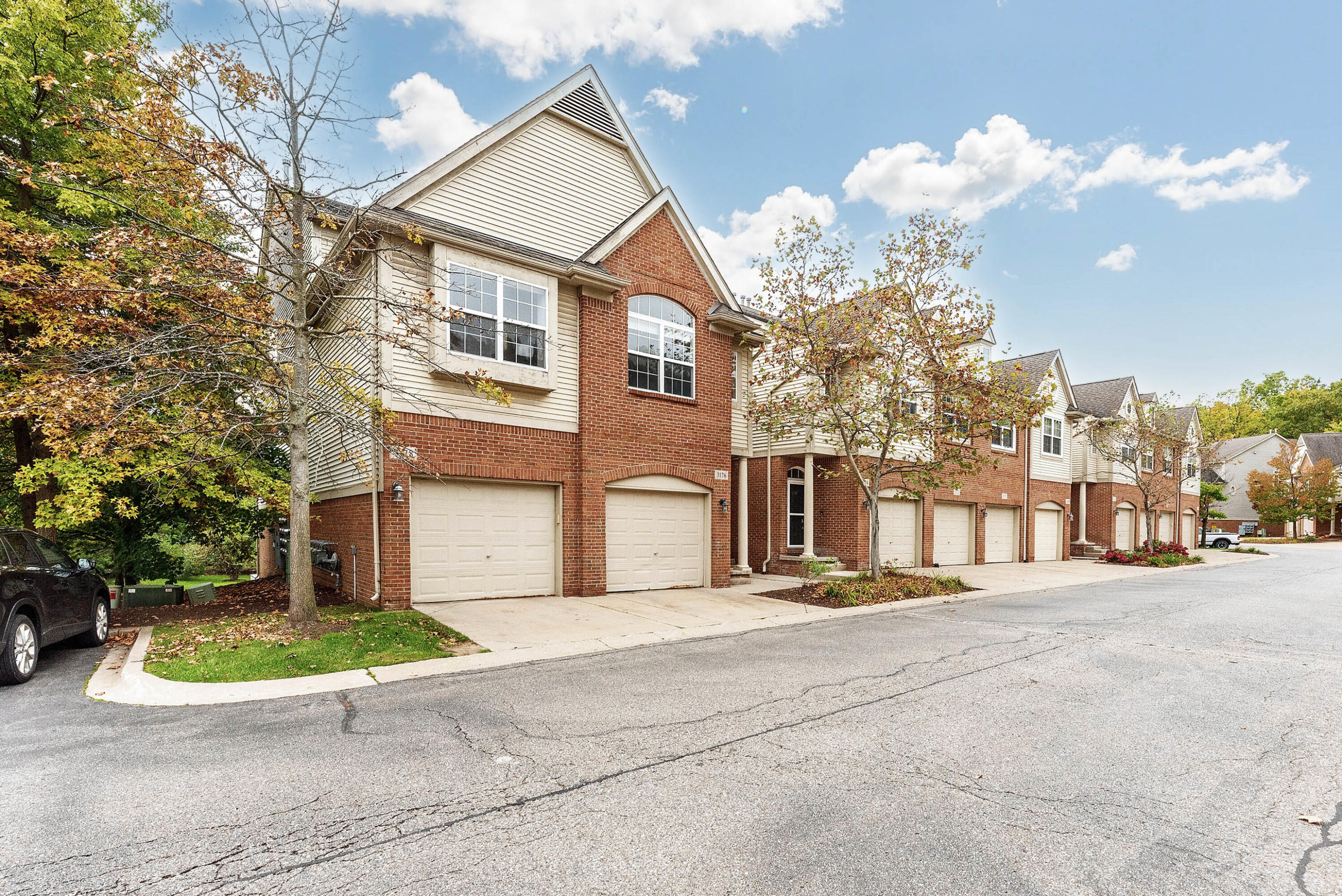 3176 Asher Road Ann Arbor, MI 48104 - Photo 2 of 24 003_23