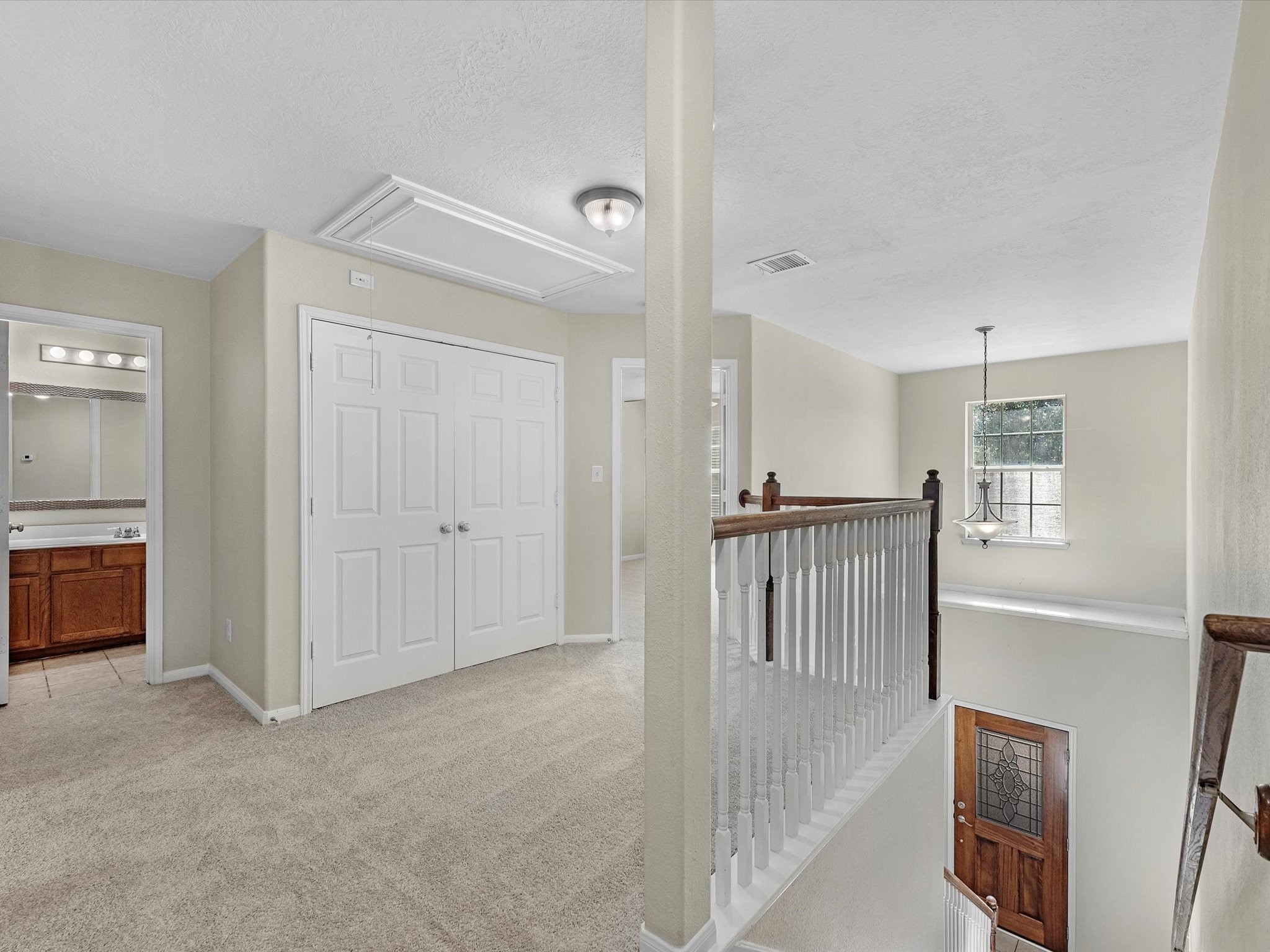 13307 Bomoseen Lake Road Houston, TX 77044 - Photo 22 of 40 a view of entryway with kitchen