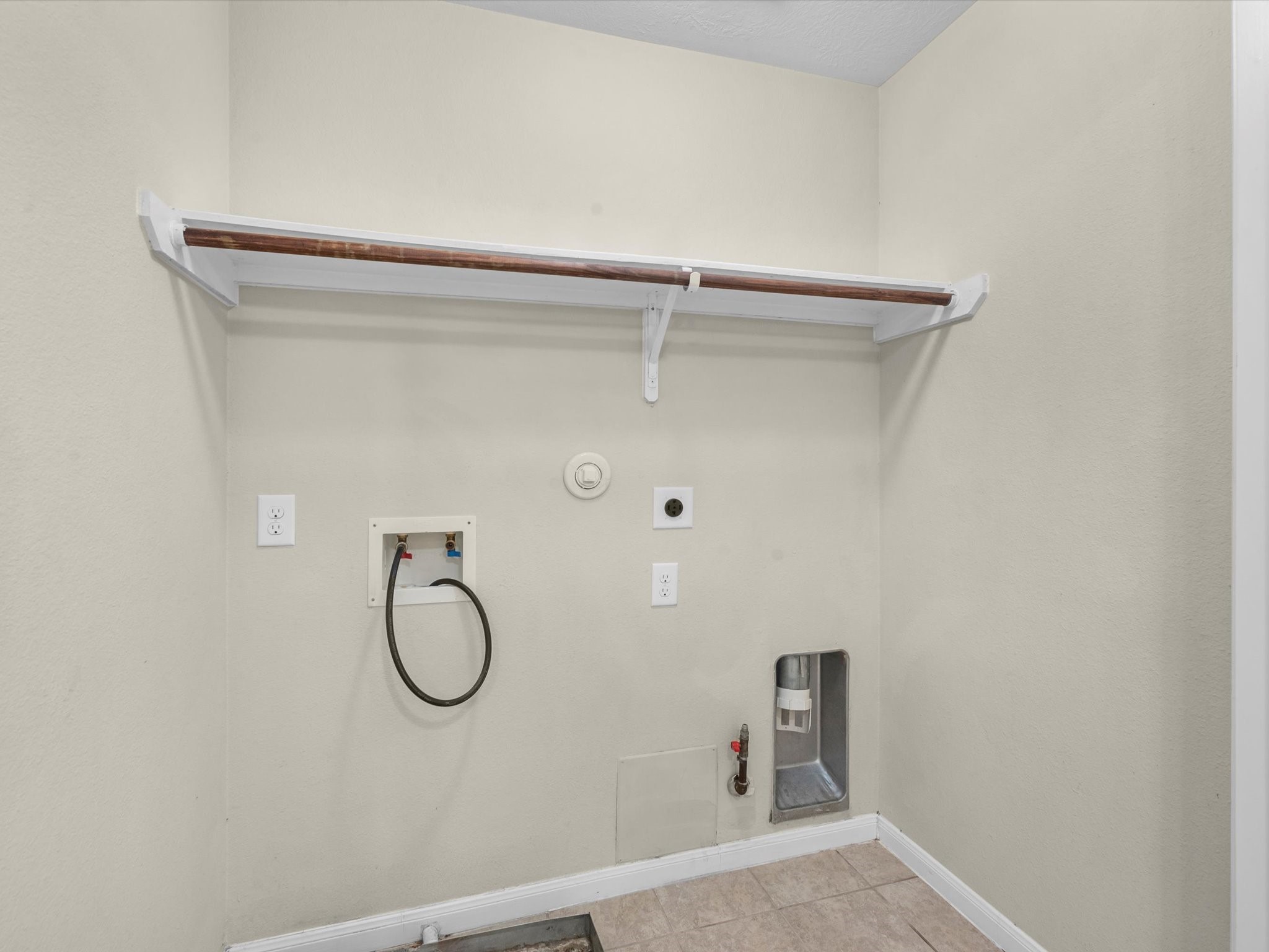 13307 Bomoseen Lake Road Houston, TX 77044 - Photo 32 of 40 a bathroom with a glass shower door