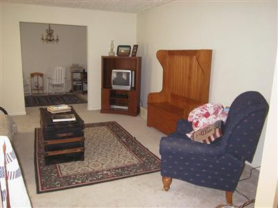 435 Stone Road Paris, KY 40361 - Photo 7 of 23 Living room