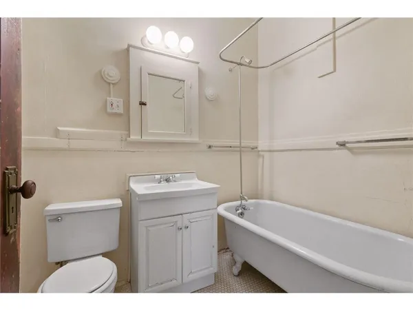 $1,900 | 1937 Fremont Avenue South, Unit 3, Minneapolis, MN 55403