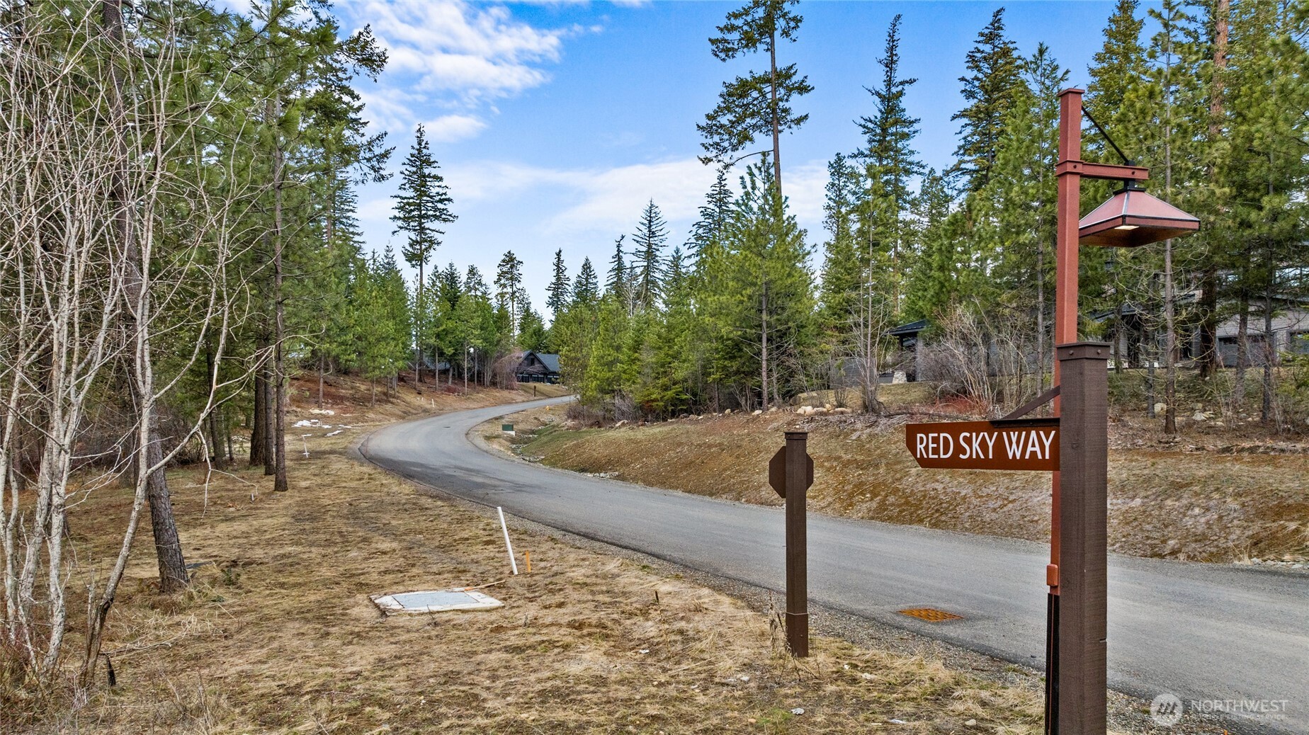 7 Red Sky Way Ronald, WA 98940 - Photo 5 of 7 a view of a street with sitting area