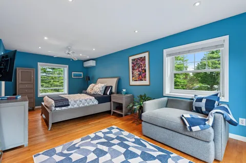 $1,995,000 | 2 Toilsome Lane, East Hampton, NY 11937