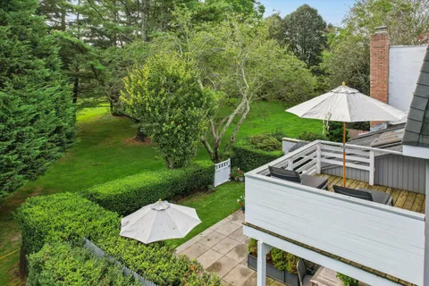 $1,995,000 | 2 Toilsome Lane, East Hampton, NY 11937
