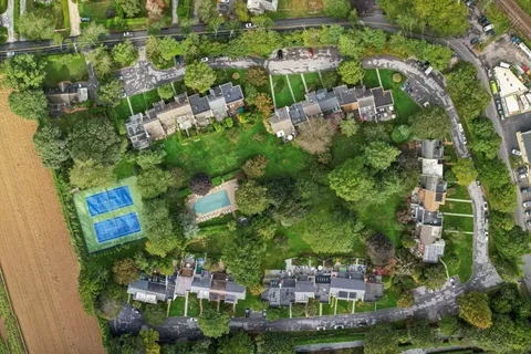 $1,995,000 | 2 Toilsome Lane, East Hampton, NY 11937