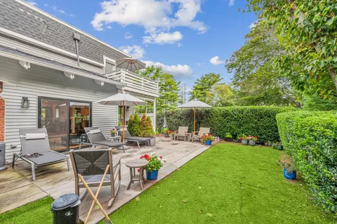 $1,995,000 | 2 Toilsome Lane, East Hampton, NY 11937