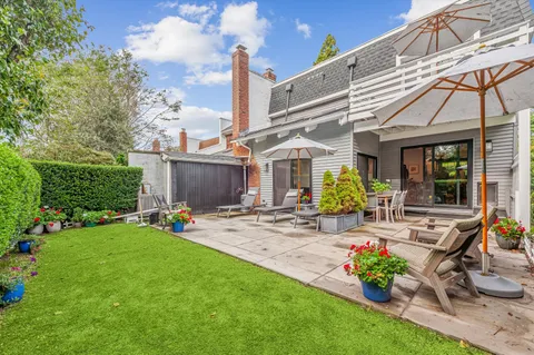 $1,995,000 | 2 Toilsome Lane, East Hampton, NY 11937