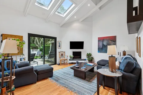 $1,995,000 | 2 Toilsome Lane, East Hampton, NY 11937