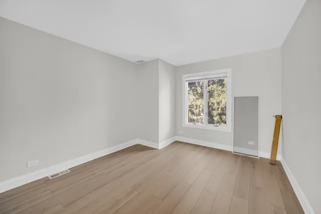 $679,900 | 424 Ashbury Drive, Hinsdale, IL 60521