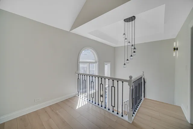 $679,900 | 424 Ashbury Drive, Hinsdale, IL 60521