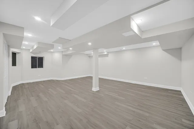 $679,900 | 424 Ashbury Drive, Hinsdale, IL 60521