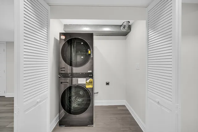 $679,900 | 424 Ashbury Drive, Hinsdale, IL 60521