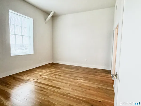 $2,800 | 60 Willow Street, Unit 204, Stonington, CT 06355
