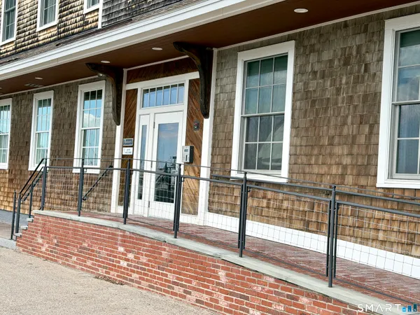 $2,800 | 60 Willow Street, Unit 204, Stonington, CT 06355