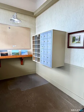 $2,800 | 60 Willow Street, Unit 204, Stonington, CT 06355