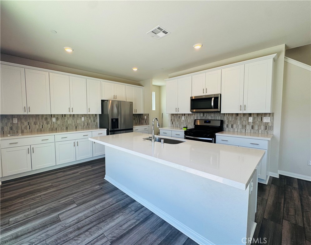 15566 Raptor Road Moreno Valley, CA 92551 - Photo 11 of 35