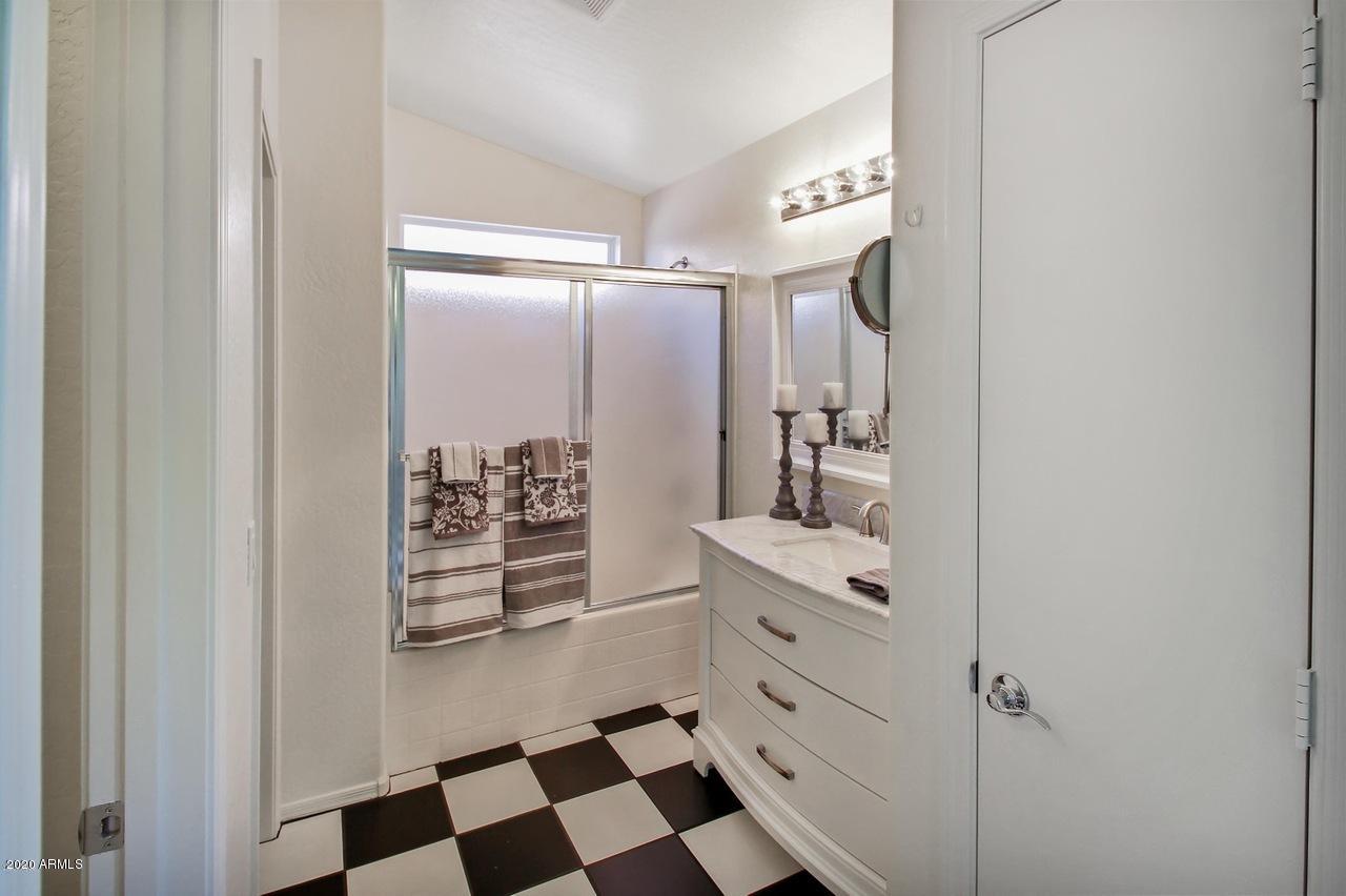 2120 East Danbury Road Phoenix, AZ 85022 - Photo 14 of 29 Master Bath
