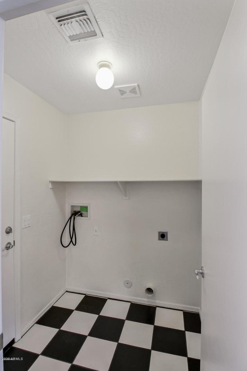 2120 East Danbury Road Phoenix, AZ 85022 - Photo 23 of 29 Laundry