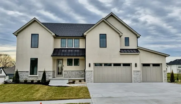 $979,999 | 7735 North Donnelly Avenue, Kansas City, MO 64158