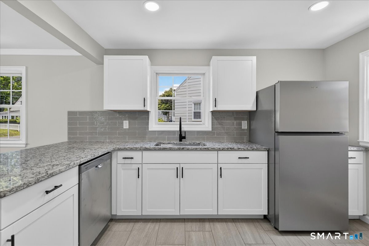 5 Lynmot Road Hamden, CT 06514 - Photo 6 of 33