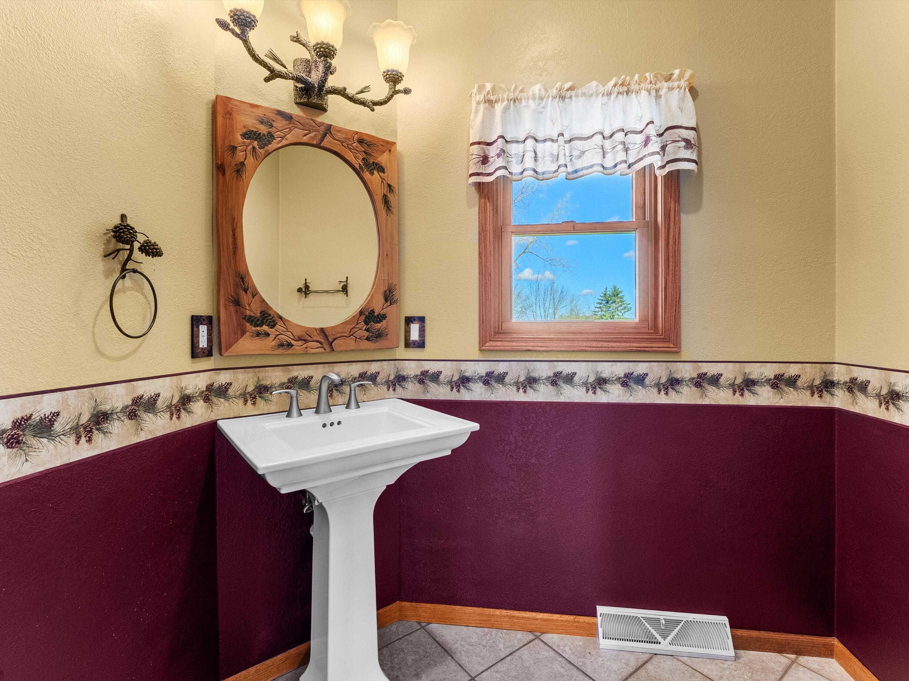 4818 Maplecrest Ridge Road Franklin, WI 54247 - Photo 24 of 62 Guest Bath - Main