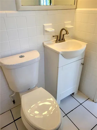 $1,790 | 125 Northwest 25th Street, Unit 129, Wilton Manors, FL 33311