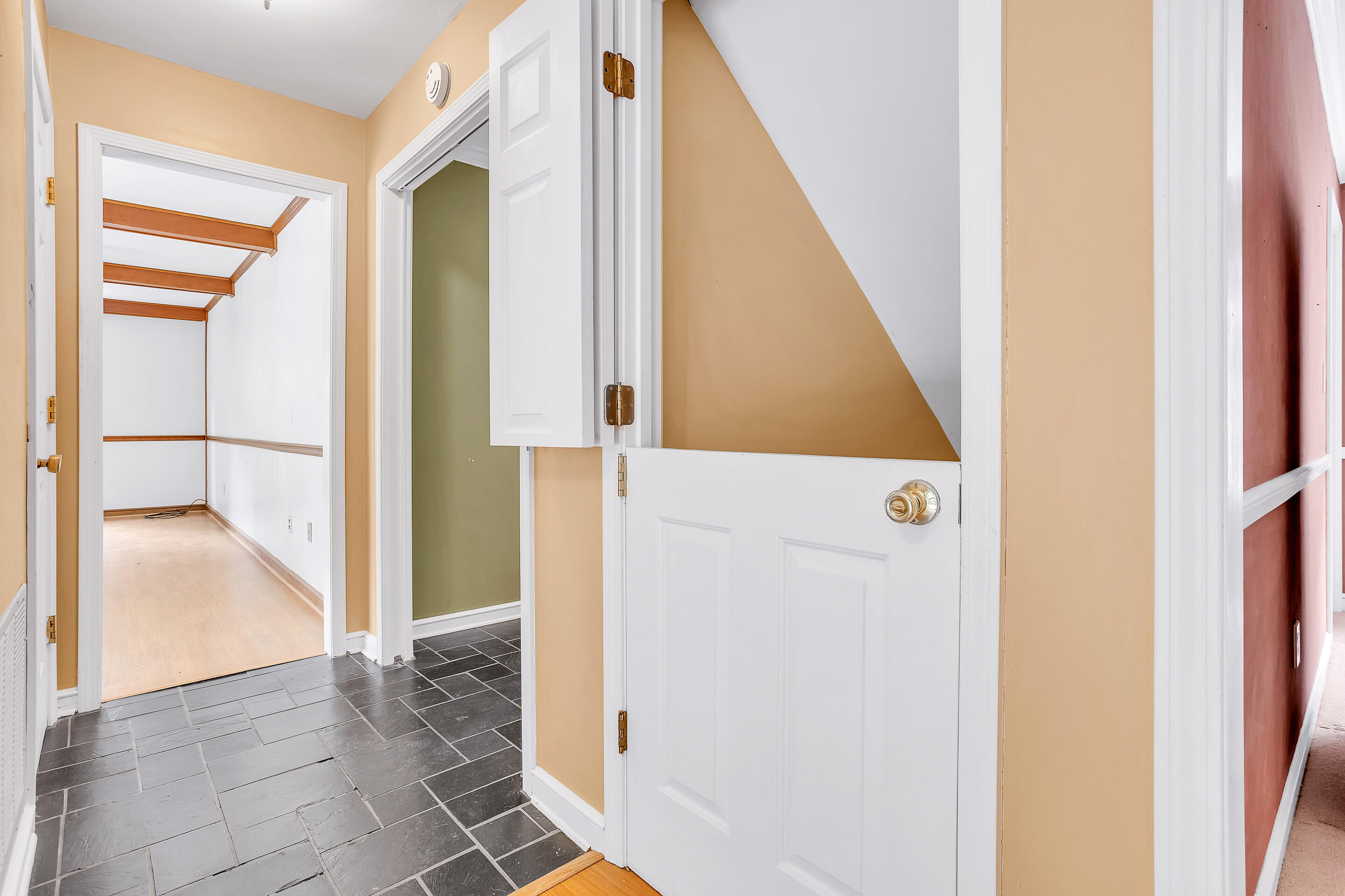 6062 Burnham Road Roanoke, VA 24018 - Photo 11 of 33 15_6062_Burnham15_mls