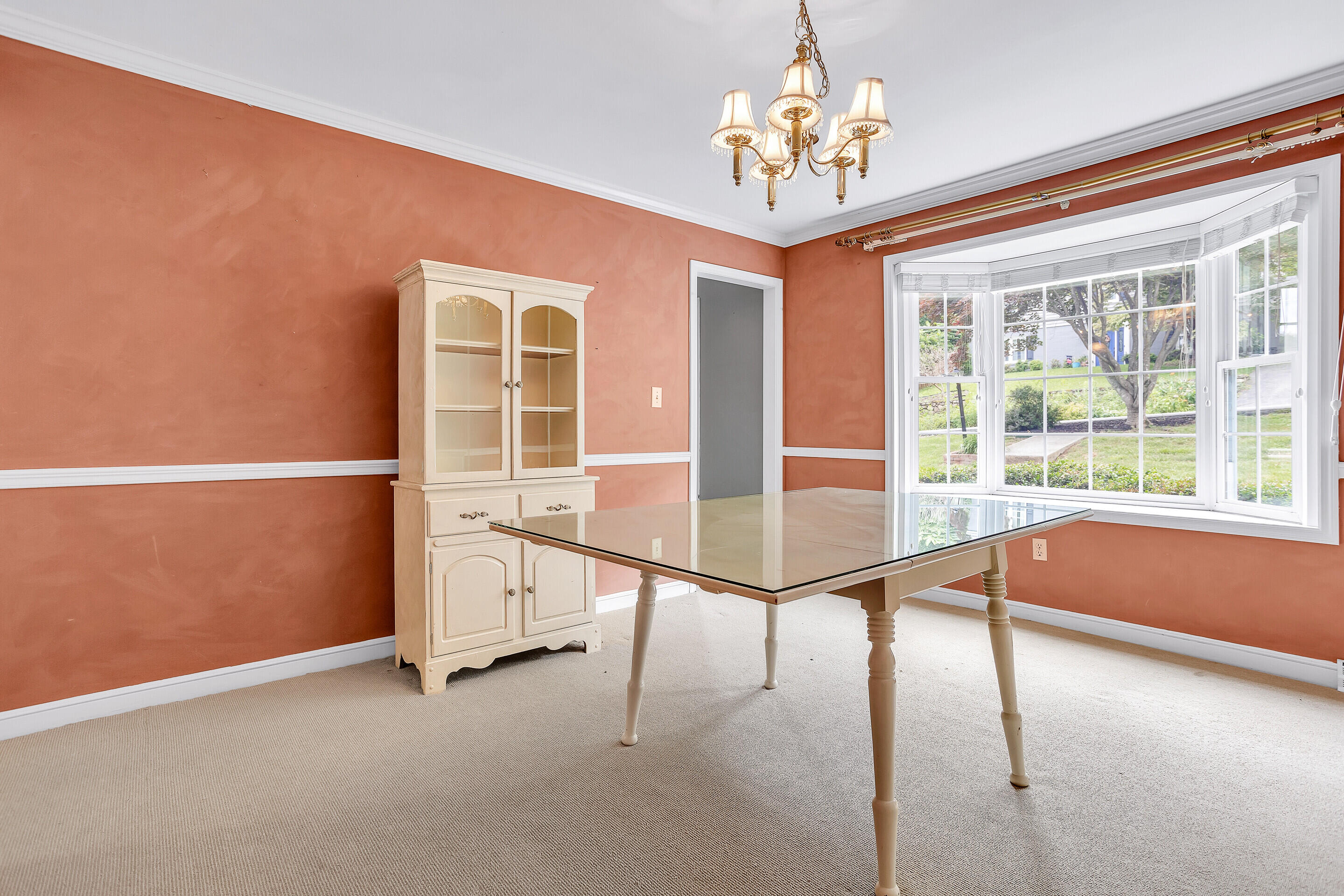 6062 Burnham Road Roanoke, VA 24018 - Photo 6 of 33 09_6062_Burnham09_mls