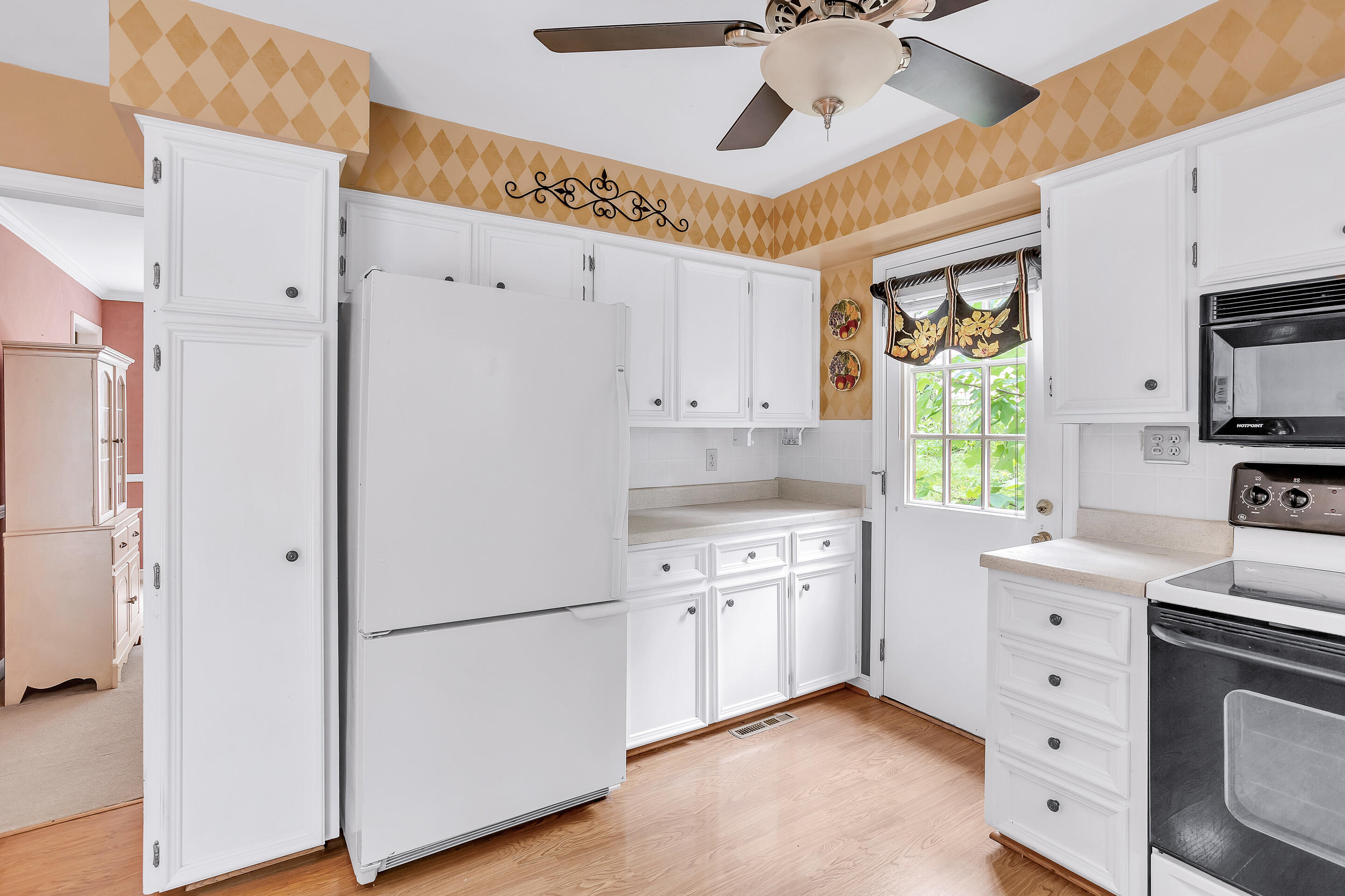 6062 Burnham Road Roanoke, VA 24018 - Photo 9 of 33 12_6062_Burnham12_mls
