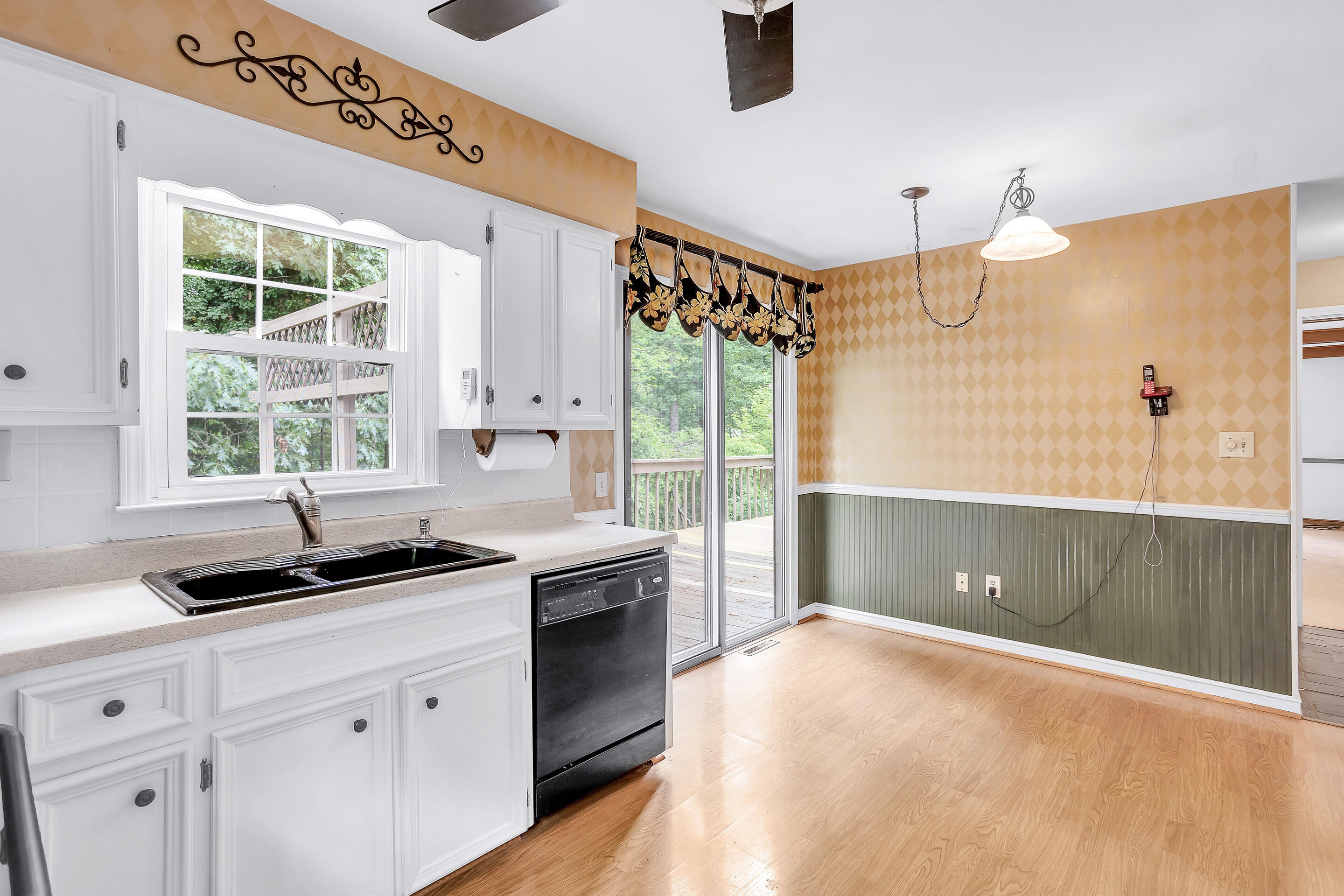 6062 Burnham Road Roanoke, VA 24018 - Photo 10 of 33 13_6062_Burnham13_mls