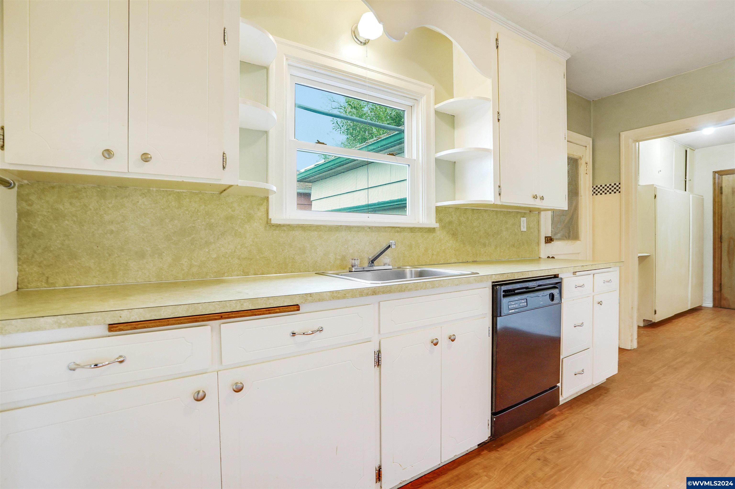 1550 Southwest Liberty Street Albany, OR 97321 - Photo 14 of 32